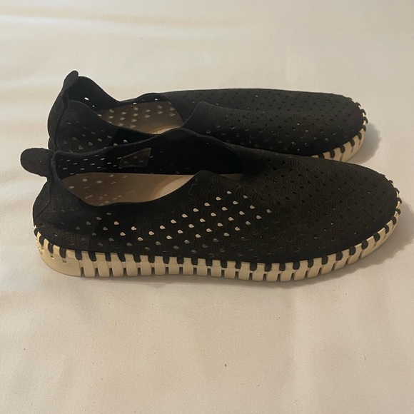 Ilse Jacobsen Black and Cream Perforated Footwear - Picture 2 of 6